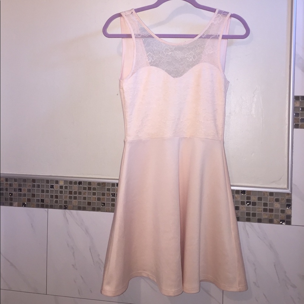Forever 21 light pink lacy dress
